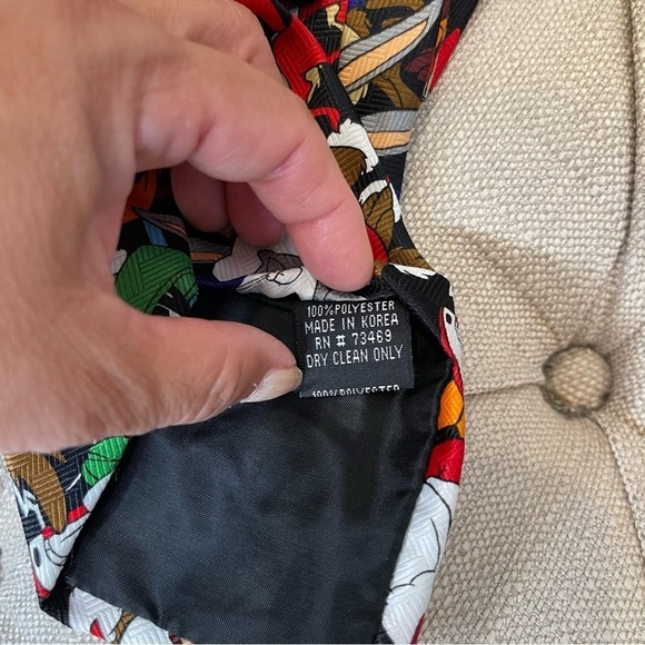 𝅺LOONEY TUNES Warner Bros TIE Tweety Tasmanian Devil friends Necktie Polyester - Picture 3 of 4